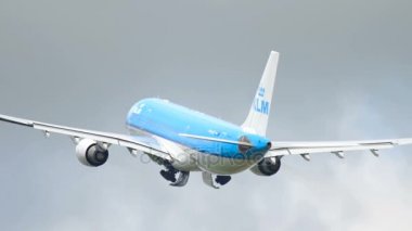 KLM Airbus 330 kalkış