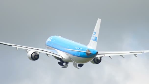 KLM Airbus 330 kalkış — Stok video