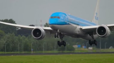 KLM Dreamliner inişi