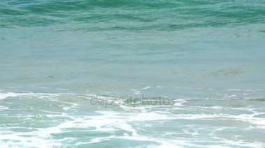 Turkuaz dalgalar, ağır çekim