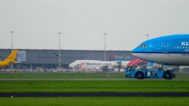 Uçak gidiş daha önce çekme