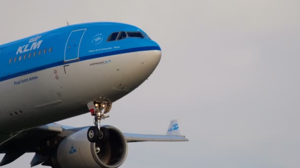KLM Airbus 330 in avvicinamento — Video Stock