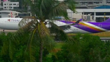 Airbus 330 Phuket açılış