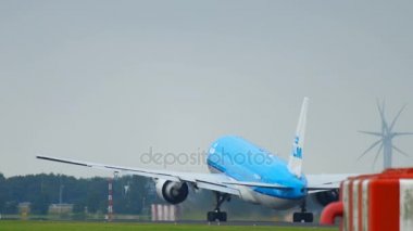 KLM Boeing 777 kalkış
