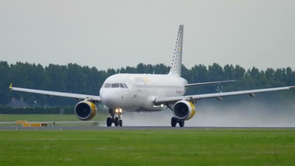Vueling Airbus 320 partenza — Video Stock