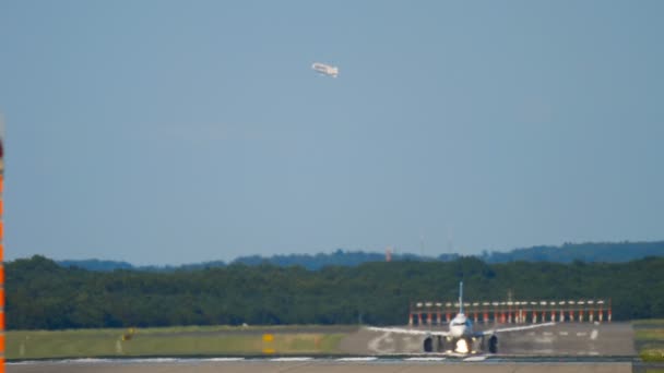 Décollage d'Eurowings Airbus 320 — Video