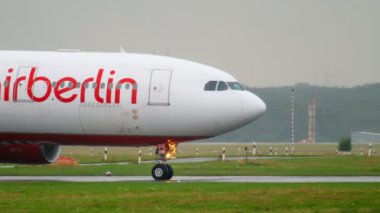 Uçak Yağmurlu hava Taksilemek