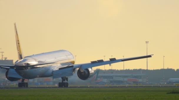 Jet Airways Боїнг 777 посадки — стокове відео