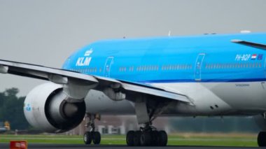 KLM Boeing 777 kalkış