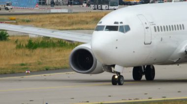 Privatair Boeing Business Jet Taksilemek