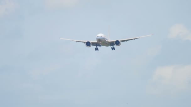 空气中国货物波音 777 着陆 — 图库视频影像