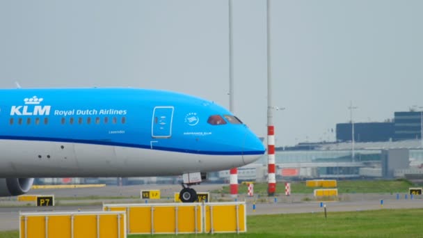 KLM Dreamliner circulation au sol — Video