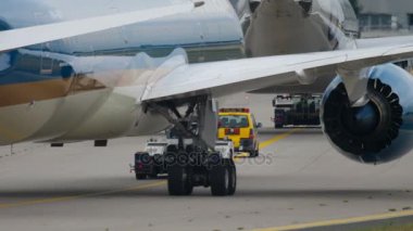 Boeing 787 hizmetten çekme