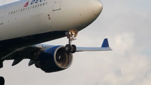 Delta Airlines Airbus 330 in avvicinamento — Video Stock