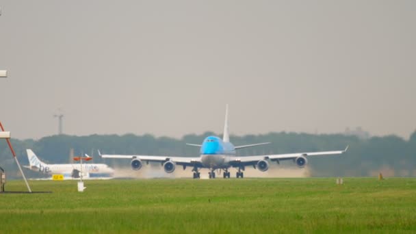 KLM Boeing 747 påskynda före avgång — Stockvideo