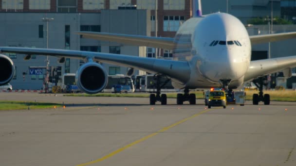 Frankfurt tráfego aeroportuário — Vídeo de Stock