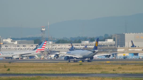 Airbus 340 landing — Stock Video