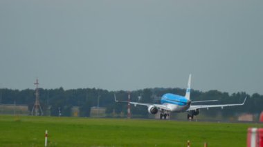 KLM Cityhop Embraer 190 kalkış