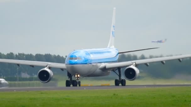 KLM Airbus 330 odjezd — Stock video