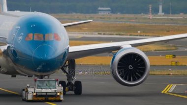 Boeing 787 hizmetten çekme