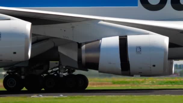 Cargolux Italia Boeing 747 iniş yapıyor. — Stok video