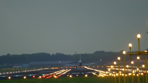 KLM Cityhopper Embraer 175 landning — Stockvideo