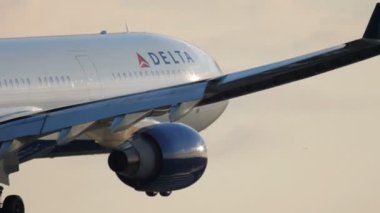 Delta Hava Yolları'nın Airbus 330 açılış