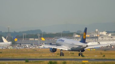 Frankfurt 'a inen uçak