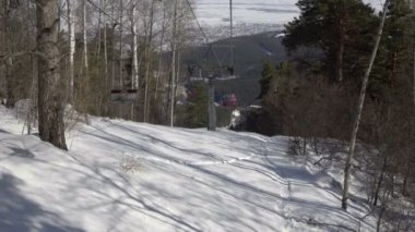 Dağlardaki halat yolu
