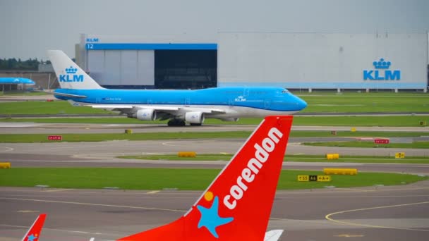 KLM Boeing 747 berangkat — Stok Video