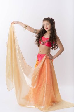 Kız dans halk dansları