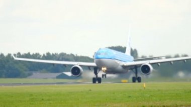 Kalkış KLM Airbus 330 hızlandırmak ve