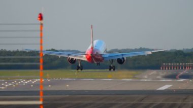 Dusseldorf iniş uçak