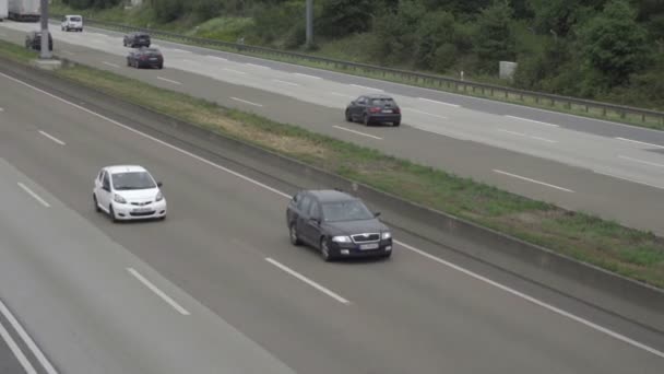 Patru căi Autobahn lângă aeroportul din Frankfurt — Videoclip de stoc