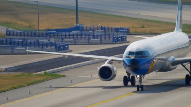 Lufthansa Airbus 320 τροχοδρόμησης — Αρχείο Βίντεο