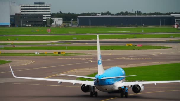 KLM Boeing 737 remolque — Vídeo de stock