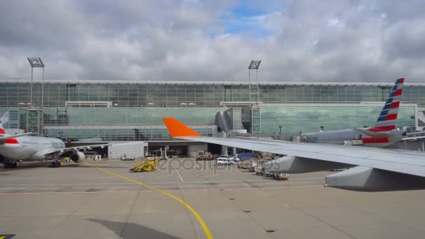 Frankfurt Aeropuerto delantal tráfico — Vídeo de stock