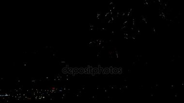 Akşamları yanıp sönen havai fişek