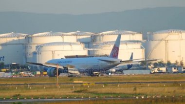 Frankfurt 'a inen uçak