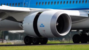 KLM Dreamliner inişi