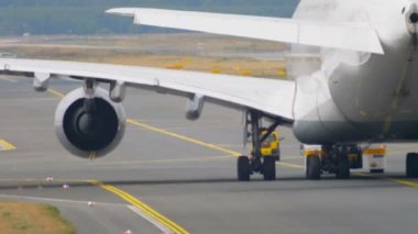 Airpalne hizmet için çekme
