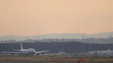 Hava Çin Boeing 747 kalkış