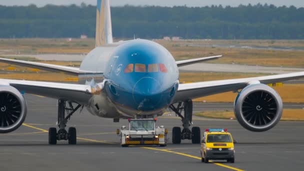 Boeing 787 holowania z usługi — Wideo stockowe