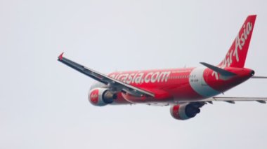 Airbus 320 Phuket Havaalanı'ndan kalktıktan