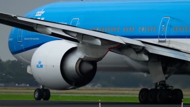 Klm boeing 777 beschleunigen — Stockvideo