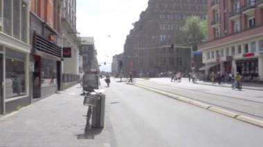 Amsterdam merkezine yürümek