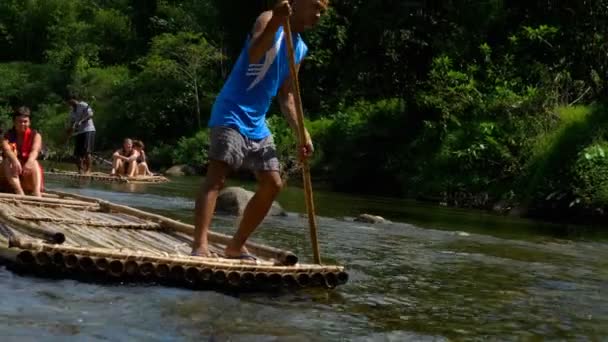 Rafting de bambu em Khao Lak — Vídeo de Stock