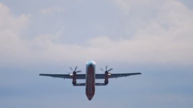 Bombardier Dash 8 kalkış