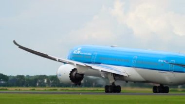 Kalkış KLM Dreamliner hızlandırmak ve