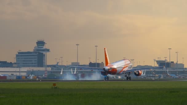 EasyJet Airbus 319 aterrizaje — Vídeos de Stock